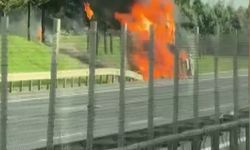 Tuzla'da seyir halindeki dorsesiz TIR alev alev yandı