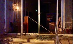 İzmir’de belediye binasına taşlı saldırı; 1 gözaltı