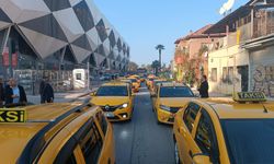 İzmir'de taksiciler, korsan taşımacılığa karşı kontak kapattı