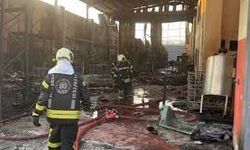 Kocaeli'de 7 kişinin öldüğü yanan kozmetik fabrikasında yıkım çalışması başlatıldı