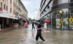 Muğla'da sağanak nedeniyle cadde ve sokaklar göle döndü