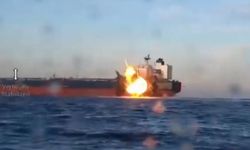 Karadeniz'de 2 geminin vurulduğu anlara ilişkin olduğu öne sürülen görüntüler paylaşıldı