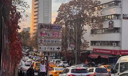 Kızılay tabelası, 4'üncü kez yenilendi