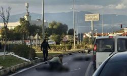 Kuşadası’nda motosiklet refüje çarptı; 1 ölü, 1 ağır yaralı