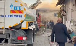 Çıkan yangında iki ev ve bir ahır kullanılamaz hale geldi