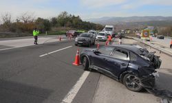Otoyolda cip, otomobile çarptı: 1 ölü, 4 yaralı