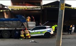 Polis aracı TIR'a çarptı: 1 şehit, 1 yaralı