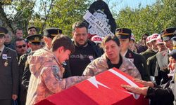 Şehit Astsubay Başçavuş Aykut’u, eşi ve oğlu parkasını giyerek son yolculuğuna uğurladı