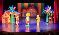 Niloya, 8 farklı şehirde 17 seansla sahnede olacak