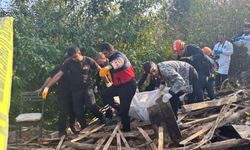 Tahtalarını sökerken ahşap ev yıkıldı; altında kalan sahibi öldü