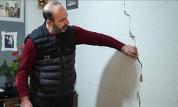 İzmir'de tünel inşaatı nedeniyle evleri zarar gören mahalle sakinleri çözüm bekliyor