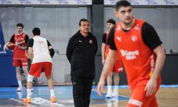 Ergin Ataman: Akıllı, savunmada taviz vermeden ve hücumda kontrolü bırakmadan oynamamız lazım