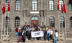 Diyarbakır'da şehit ve gazi çocukları tarihi mekanları gezdi