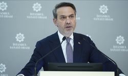 Bakan Bayraktar, Türkiye'de kurulu güneş ve rüzgar gücünün 30 milyar dolar yatırıma karşılık geldiğini söyledi