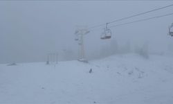 Uludağ'da kar yağışı etkili oluyor