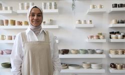 Sanat tarihçisi kadın, kurduğu atölyeyle seramik sevgisini mesleğe dönüştürdü