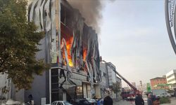 Kocaeli'de kozmetik fabrikasında çıkan yangında 6 kişi hayatını kaybetti