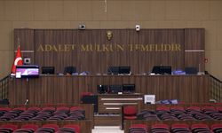 İzmir Büyükşehir Belediyesine yönelik soruşturmada "iş makinesi ve araç kiralanması hizmet alımı" davası başladı