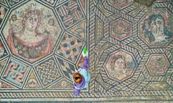 İznik'te tasvirlerle bezenmiş 3. yüzyıla ait taban mozaiği gün yüzüne çıkarılıyor
