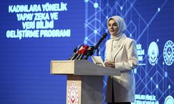 "Kadınlar yapay zeka alanlarına dahil oldukça teknoloji, daha adil ve daha insana dokunan bir hal alacak"