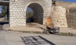 Uyuşturucu kullananlara karşı çıktığı için darbedildiğini öne sürüp motosikletini yaktı