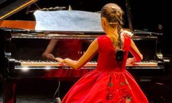 İpek Nisa Göker’den yeni tekli: “Düğüm” yayında