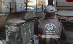 Etimesgut Belediyesi temizlik çalışmalarını ilçe genelinde aralıksız sürdürüyor