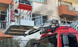 Yangına müdahale etmeye çalışan ev sahibi, dumandan etkilendi