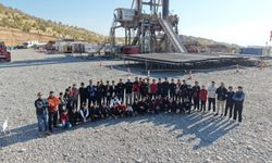 Silopili öğrenciler petrol arama çalışmalarını yerinde gördüler