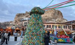 Kapadokya'da profilden yapılan peribacası maketine 2 bin 500 parçadan oluşan örgü motif giydirildi