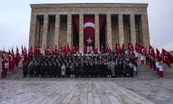 Ankara Valisi Şahin ve beraberindeki heyet Anıtkabir'i ziyaret etti
