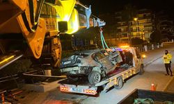 Alt geçide düşüp yanan otomobilde öldü