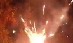 Ateşlediği havai fişek elinde patladı; o anlar kamerada