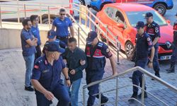 Babaanne ve 2 torununu bıçaklayıp öldüren sanık hakim karşısına çıktı