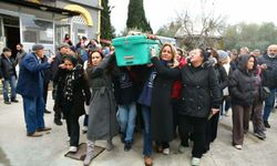 Boşanma aşamasındaki eşinin öldürdüğü Kadriye'nin tabutunu kadınlar taşıdı