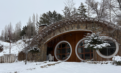 Sivas'ın 'Hobbit Evleri'nde kış manzarası