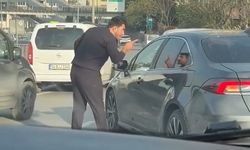 Beşiktaş’ta trafikte yol verme kavgası: Otomobilin camını yumrukladı