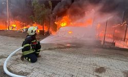 Muğla'da koydaki karavanda çıkan yangın, diğerlerine sıçradı