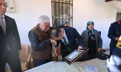 Şehit Astsubay Başçavuş Emrah Kuran'ın şehadet belgesi ailesine teslim edildi