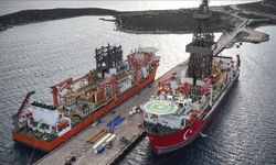 Türkiye'nin enerji filosuna katılan iki yeni sondaj gemisi yan yana geldi