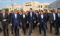 Bakan Kurum, Hatay'da, 455 bininci afet konutu teslimi öncesi incelemelerde bulundu