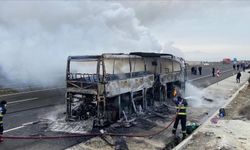 Eskişehir'de çıkan yangında yolcu otobüsü kullanılamaz hale geldi