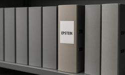 ABD'de federal yargıç, Epstein'in kız arkadaşı Maxwell'in dava dosyalarının açıklanmasına onay verdi