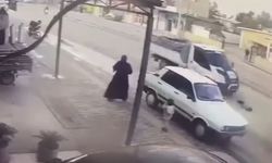 Yolun karşısına koşarken kamyonetin çarptığı çocuk ağır yaralandı