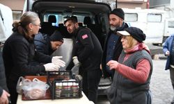 Beypazarı ilçesindeki pazarlarda vatandaşlara çorba ikramı yapılıyor