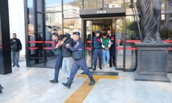 Alanya’da polisin üzerine motosiklet süren 2 kişi tutuklandı