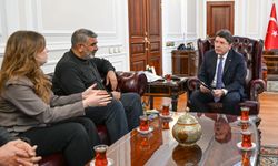 Bakan Tunç, Rojin Kabaiş'in babası ile görüştü
