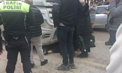 Düşürdüğü cüzdanını almaya çalışırken kamyonun altında kalarak öldü
