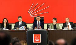 CHP'de Parti Meclisi Özgür Özel başkanlığında toplandı