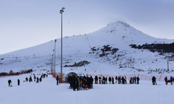 Yıldız Dağı Kayak Merkezi'nde hafta sonu pistler doldu